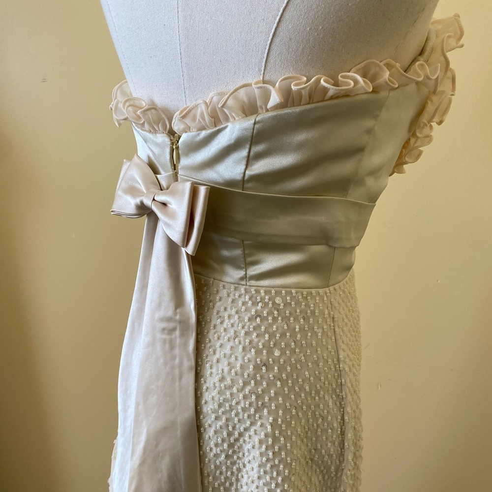 Strapless Ruffle Corset Top Wedding Dress - XS - Picture 11 of 15